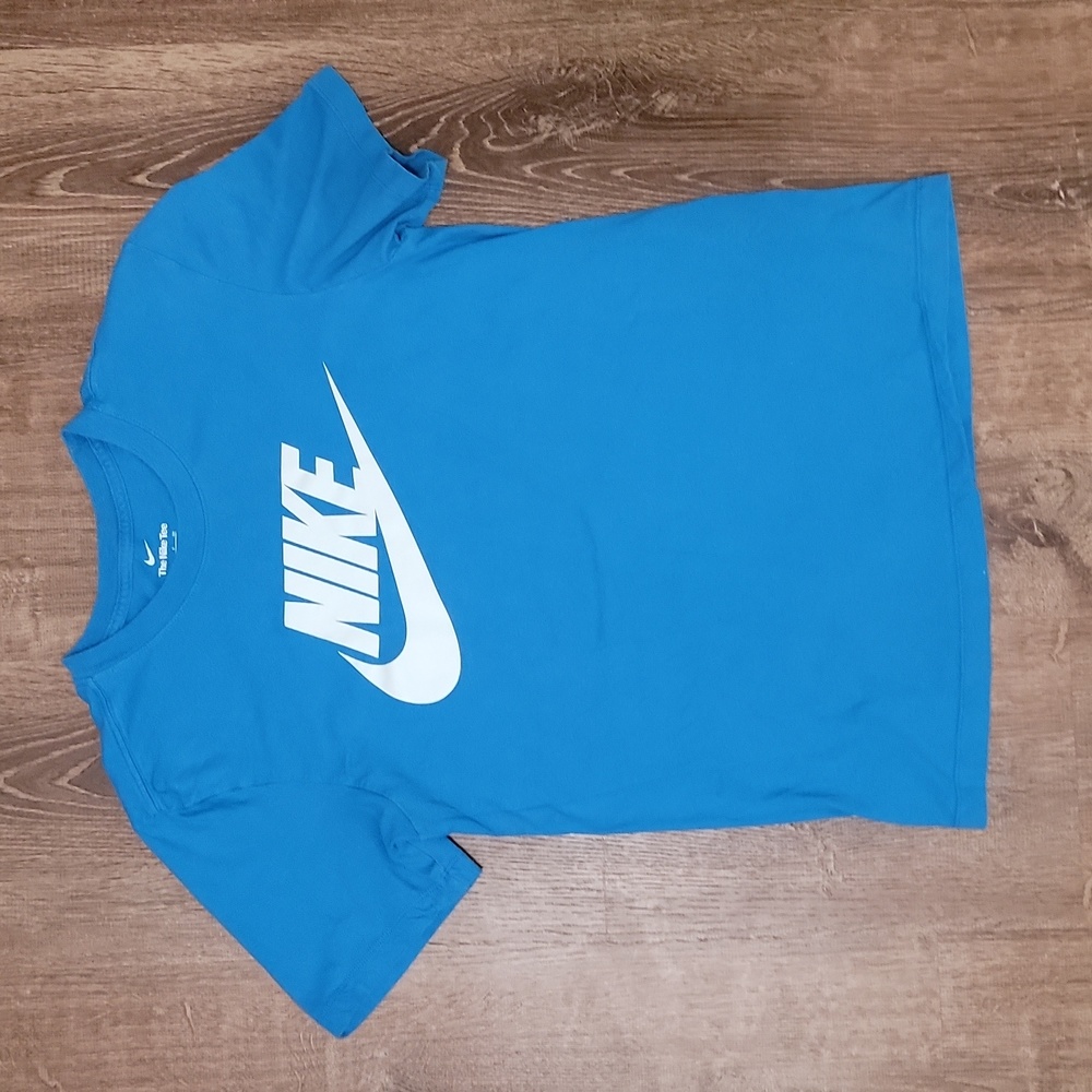 Mens Small Nike T-shirt